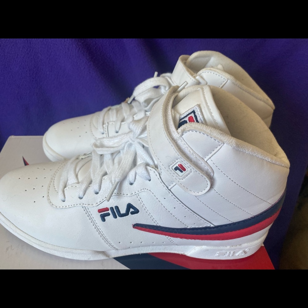 Fila F-13